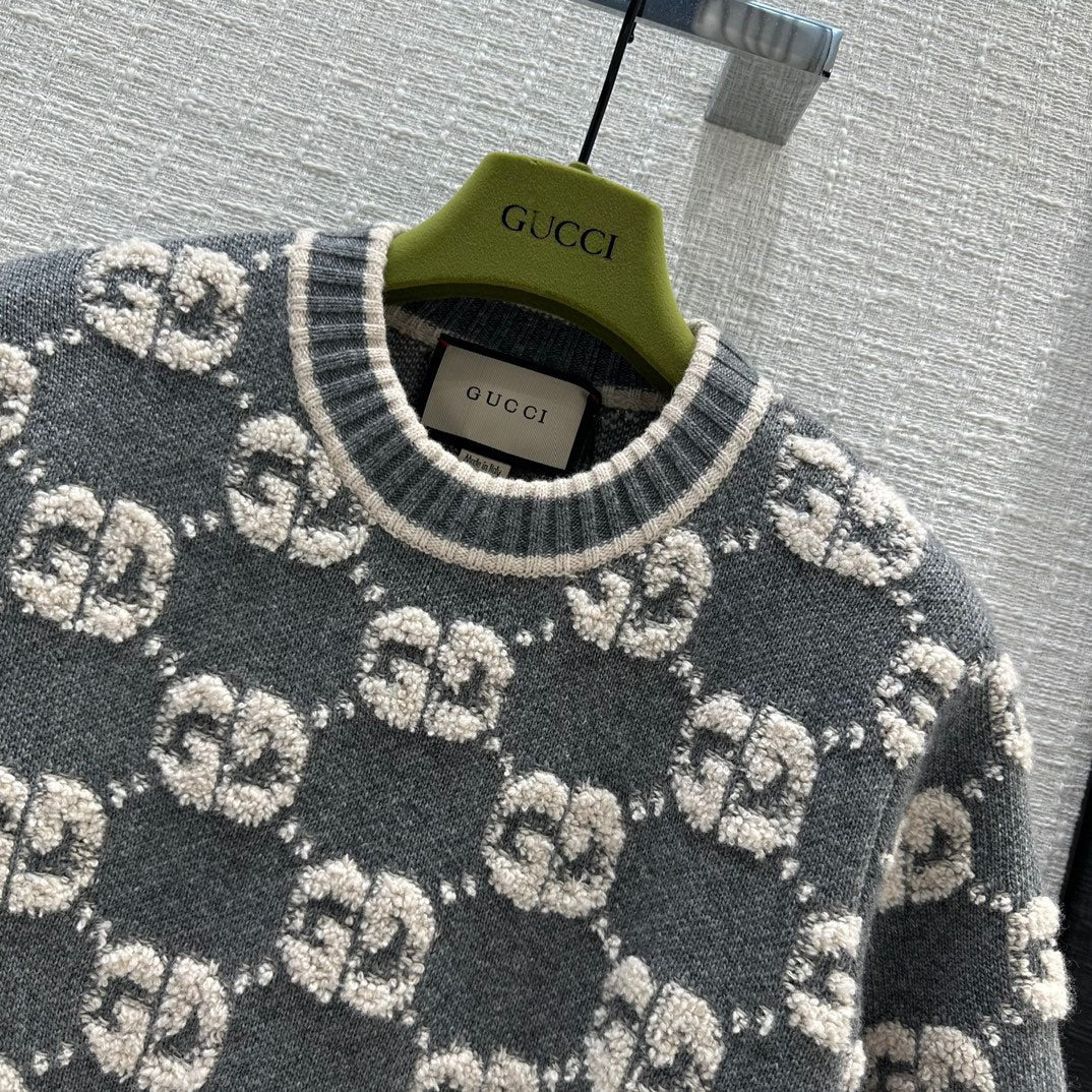 GU Sweater Woman