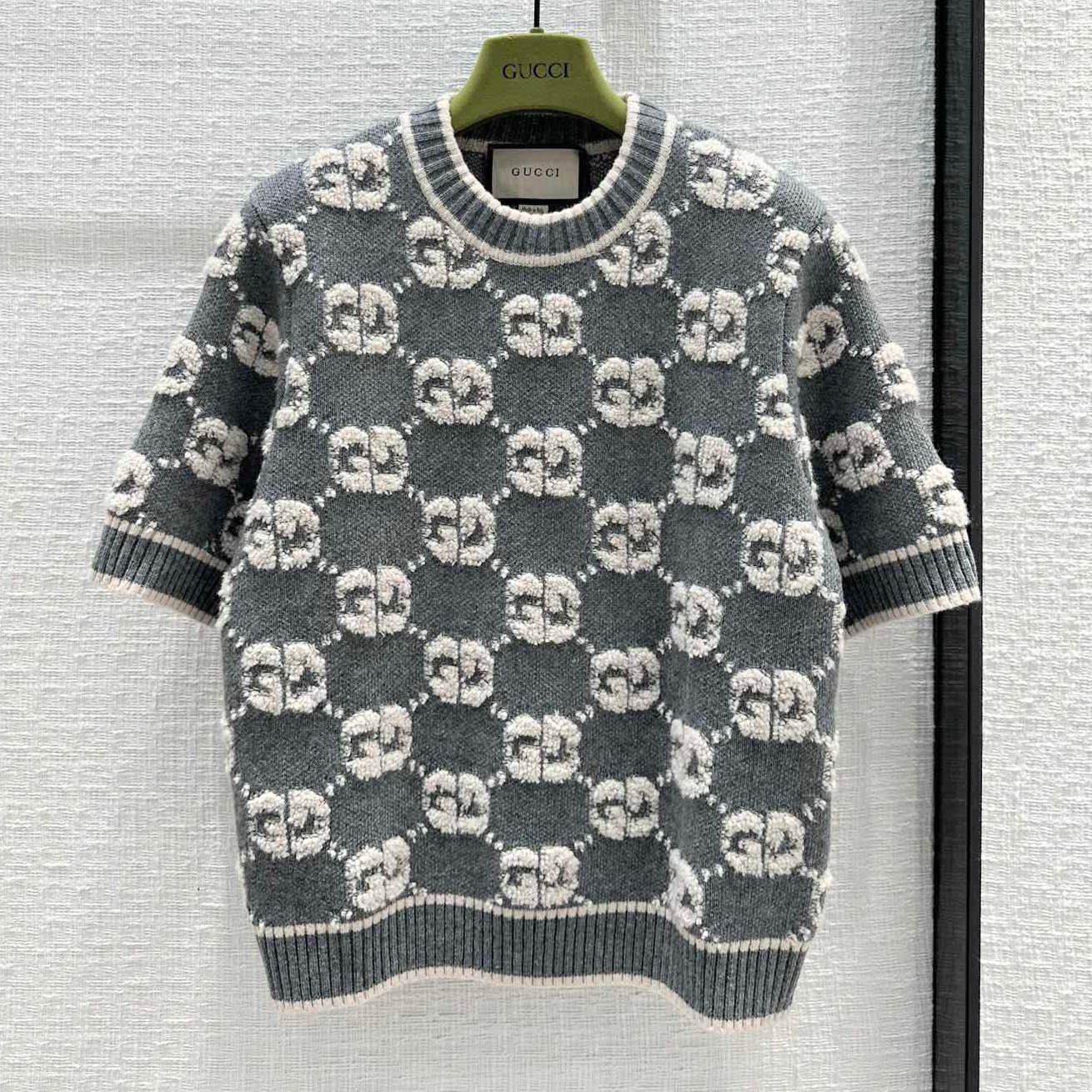GU Sweater Woman