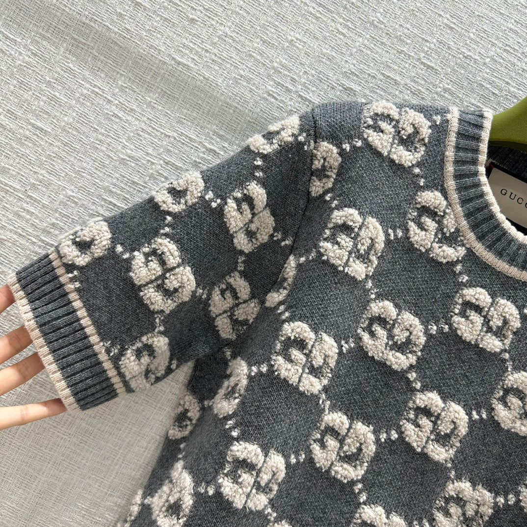 GU Sweater Woman