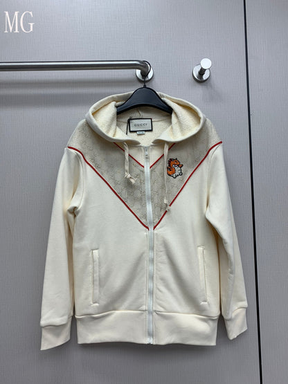 GU Sport Suits  Woman with patch