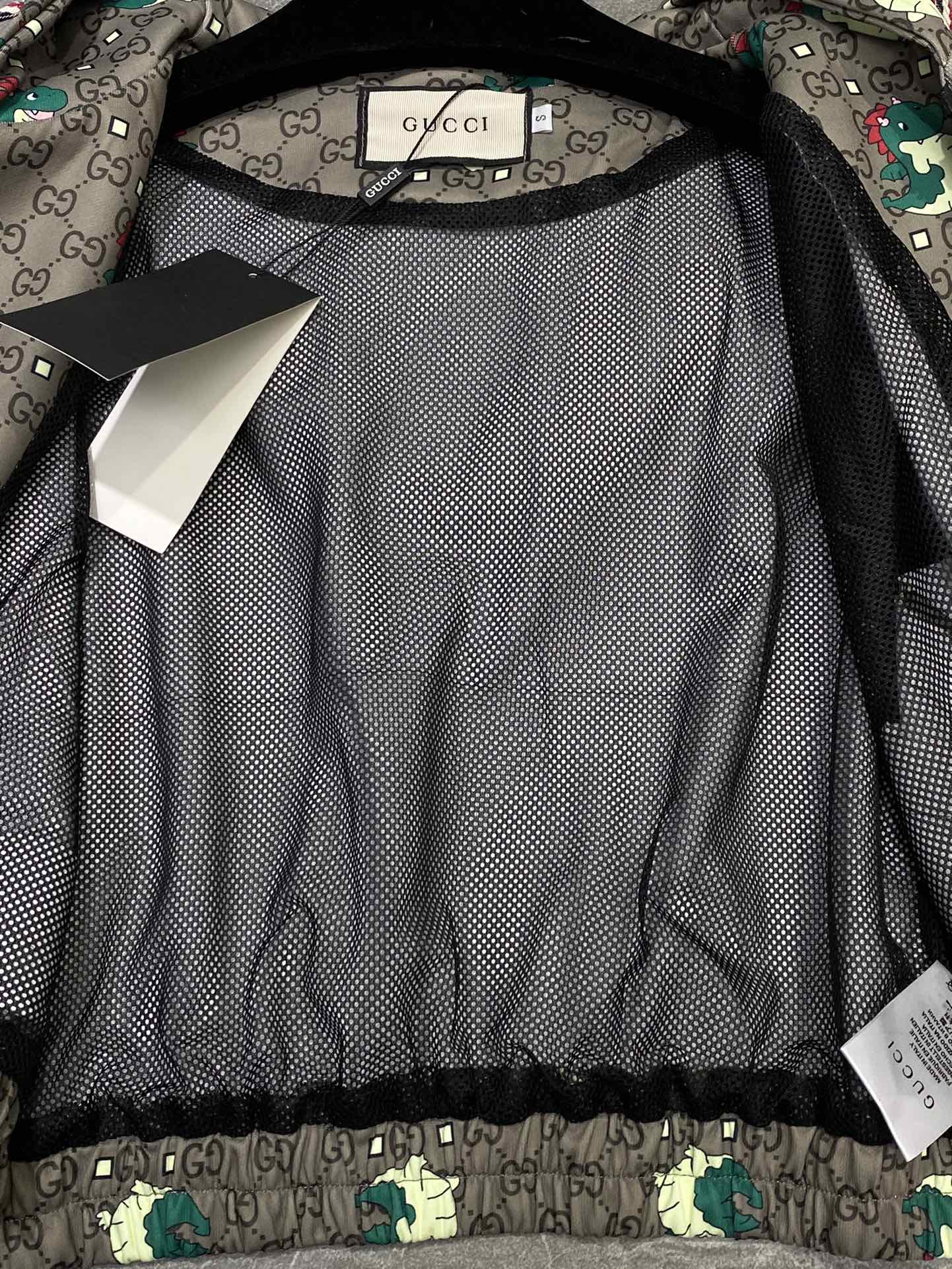 GU  Sport Suits  Woman Dragon print