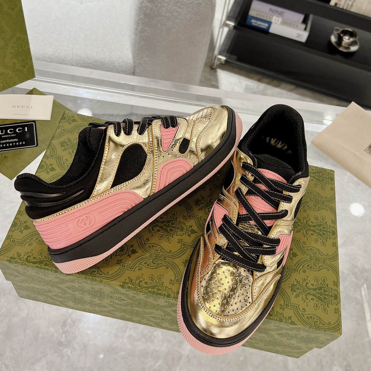GU  Sneakers 4 Color 's