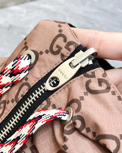 GU Jacket  Windbreaker Hooded GO