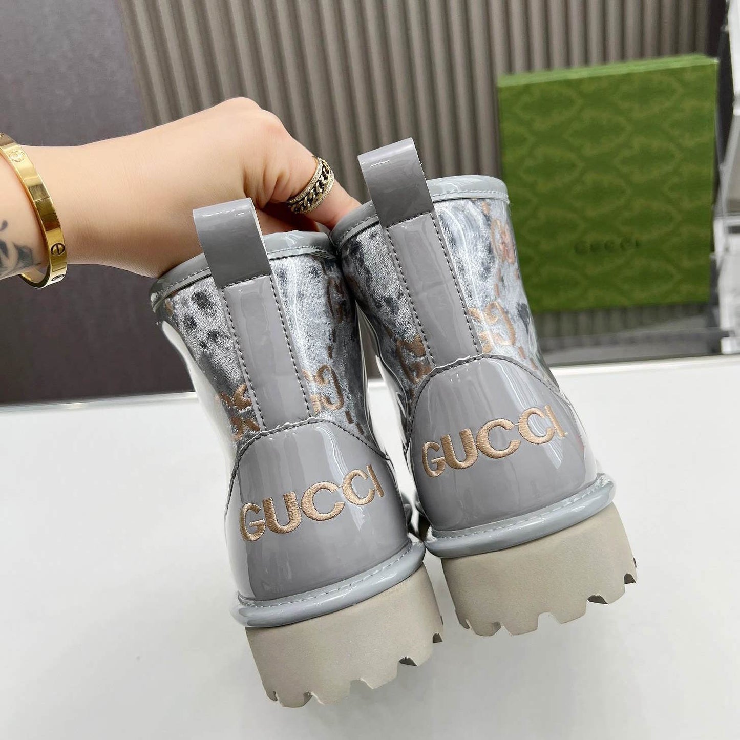 GU UGG  Boots  2 color 's