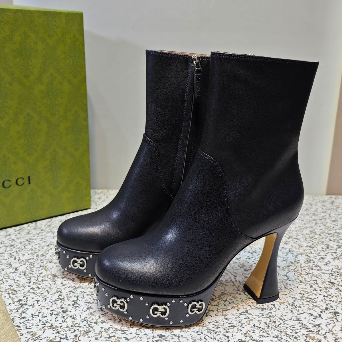 GU Boots  Heels Woman