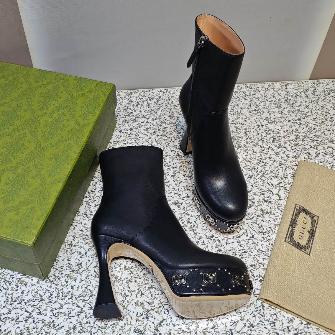 GU Boots  Heels Woman