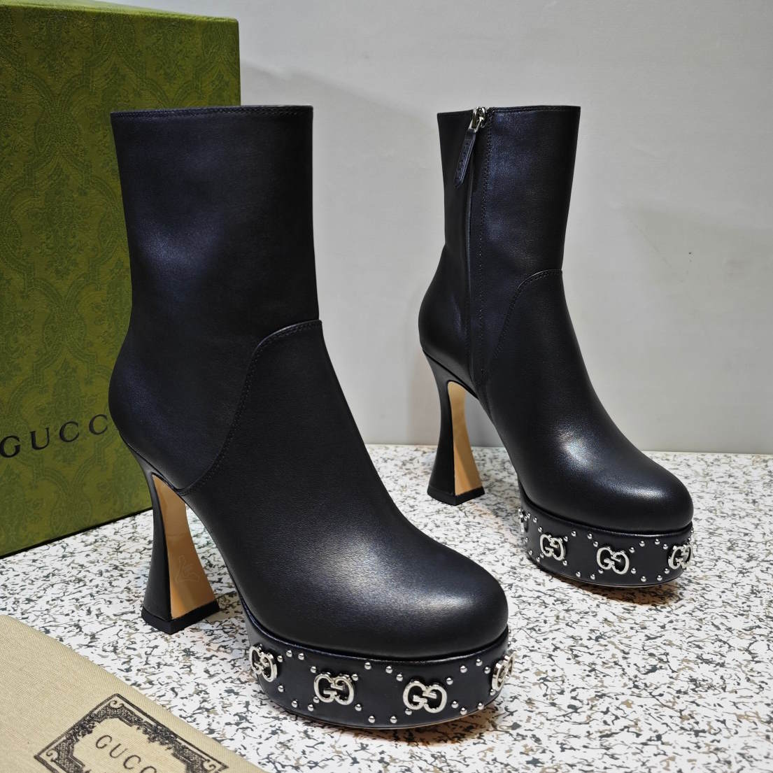 GU Boots  Heels Woman