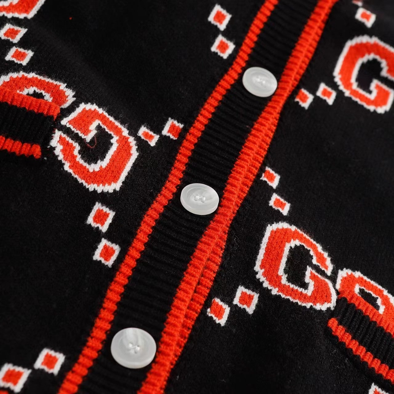 GU  Sweater Pullover Jacket