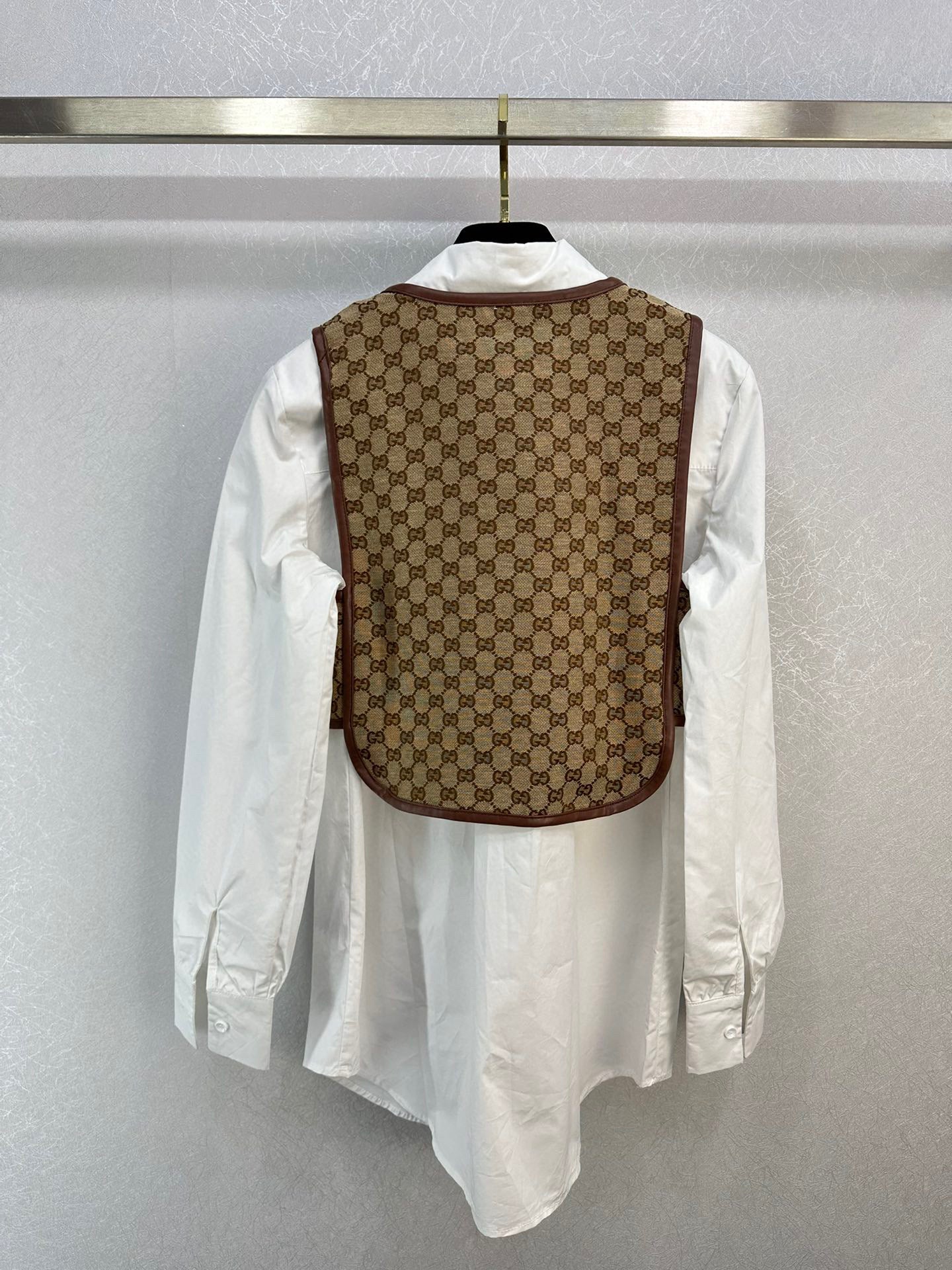 GU jacket Canvas Buckle Fastening Vest