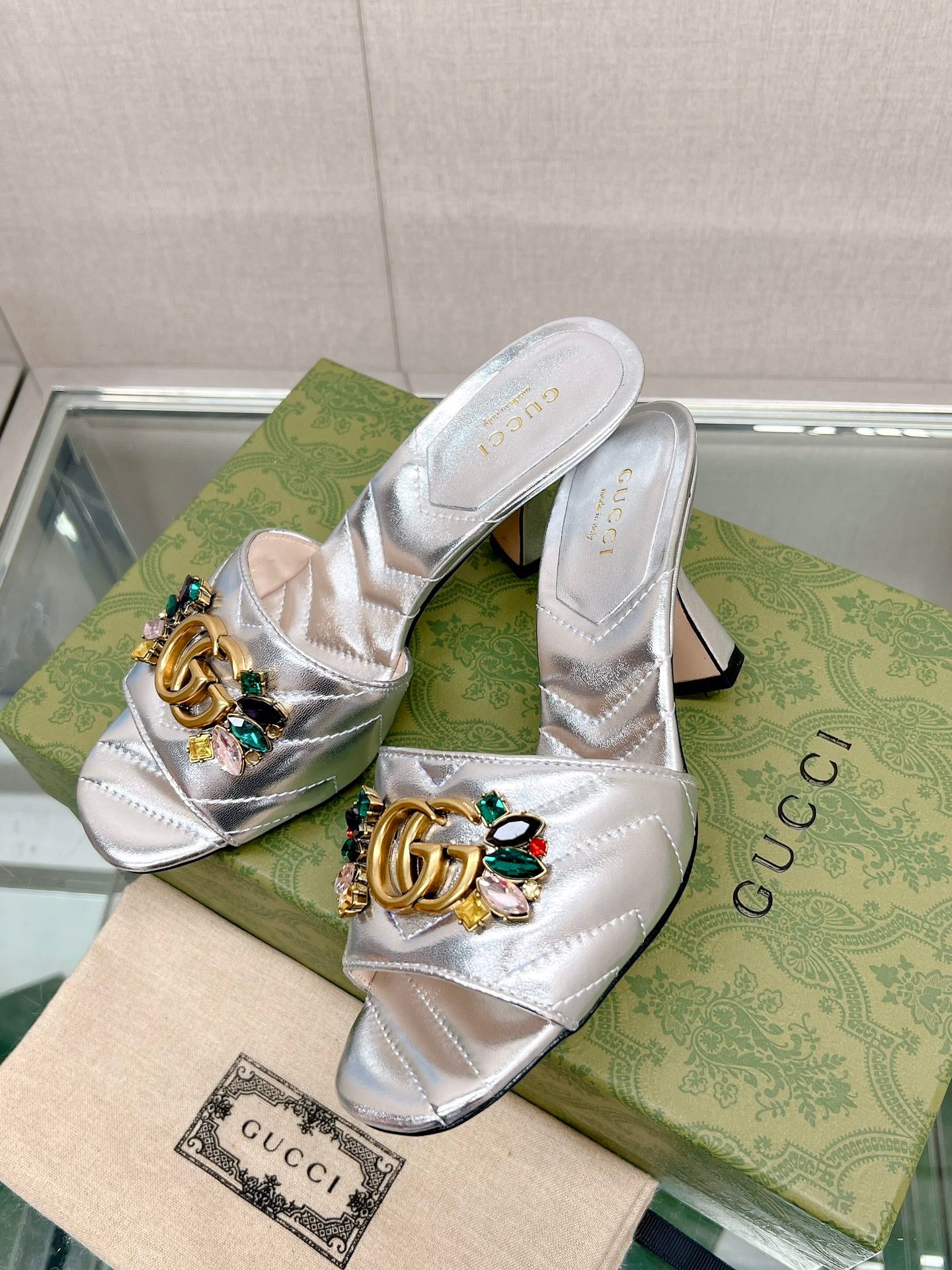GU  Slippers Slide 2 Color's
