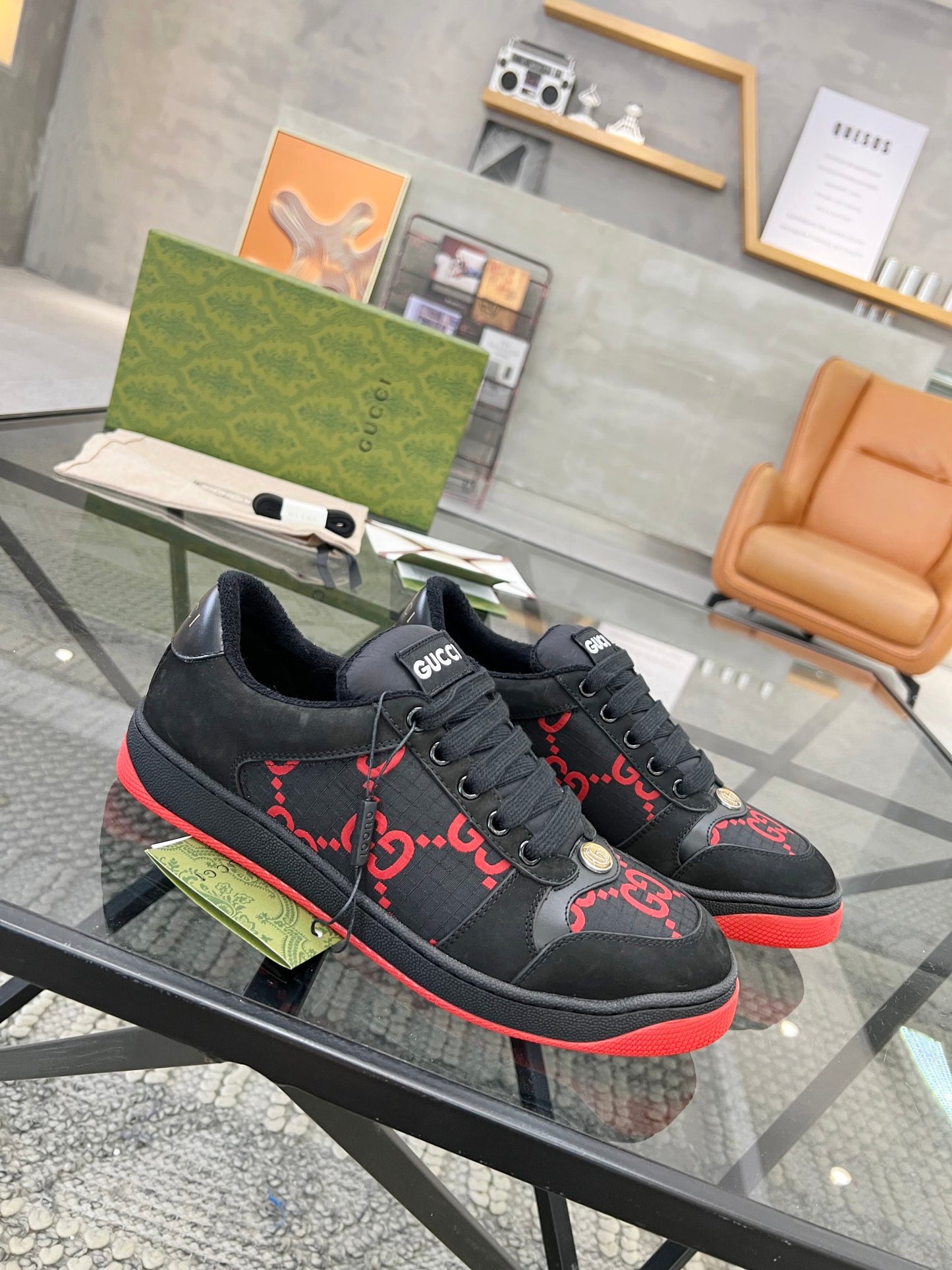 GU  Sneakers