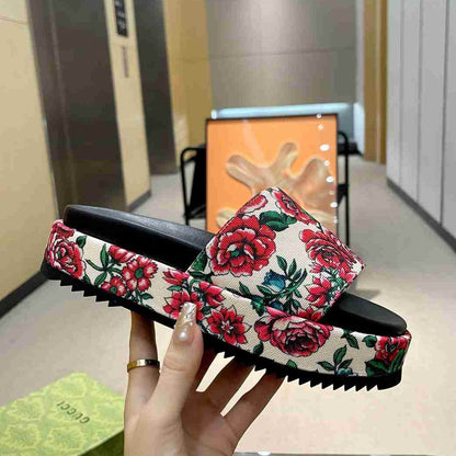 GU  Slippers  42