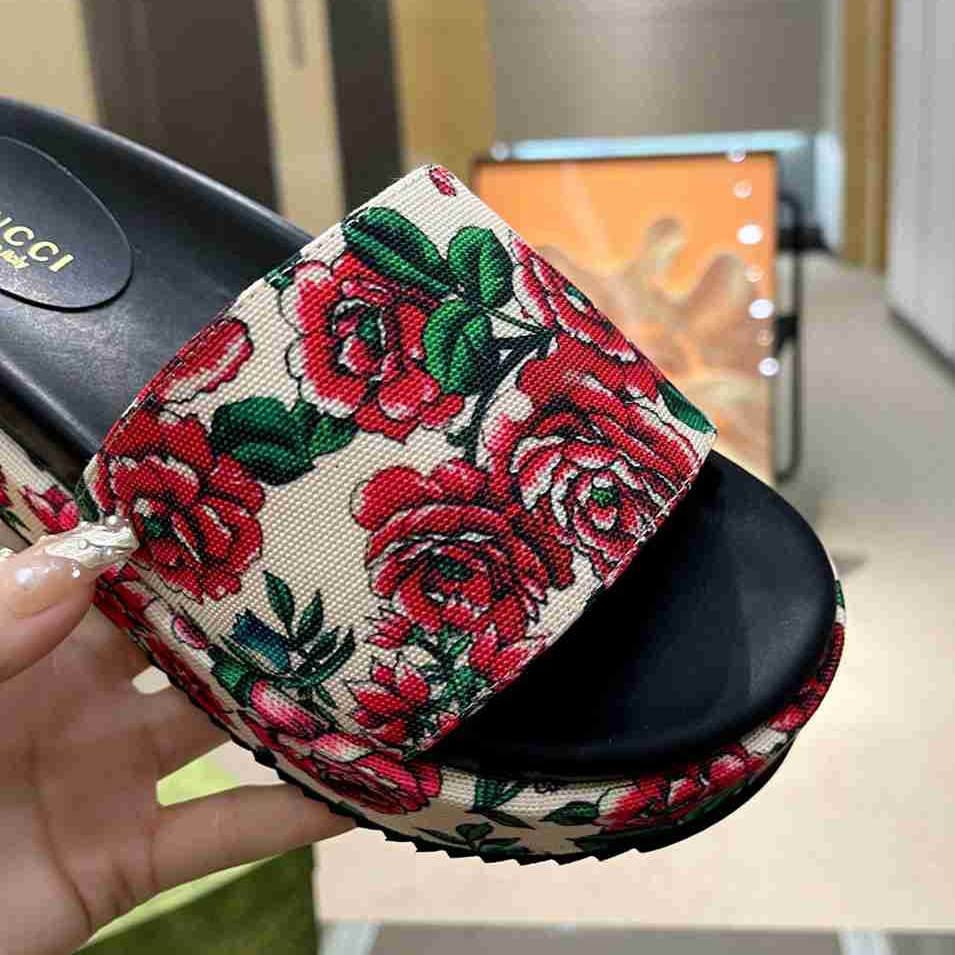 GU  Slippers  42