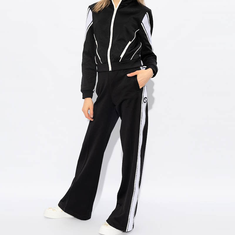 GU  Sport Suits  Woman