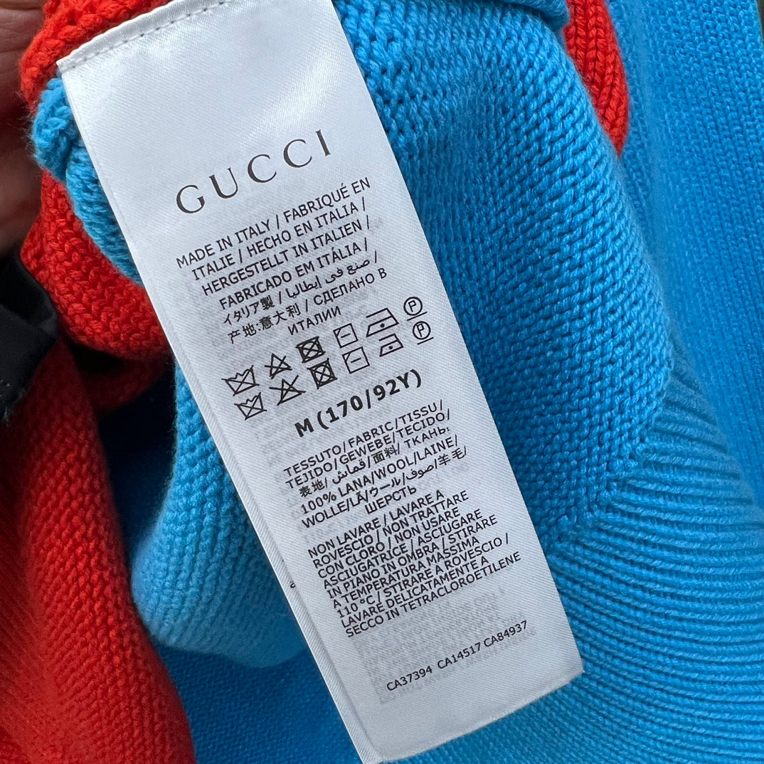 GU  Sweater Woman