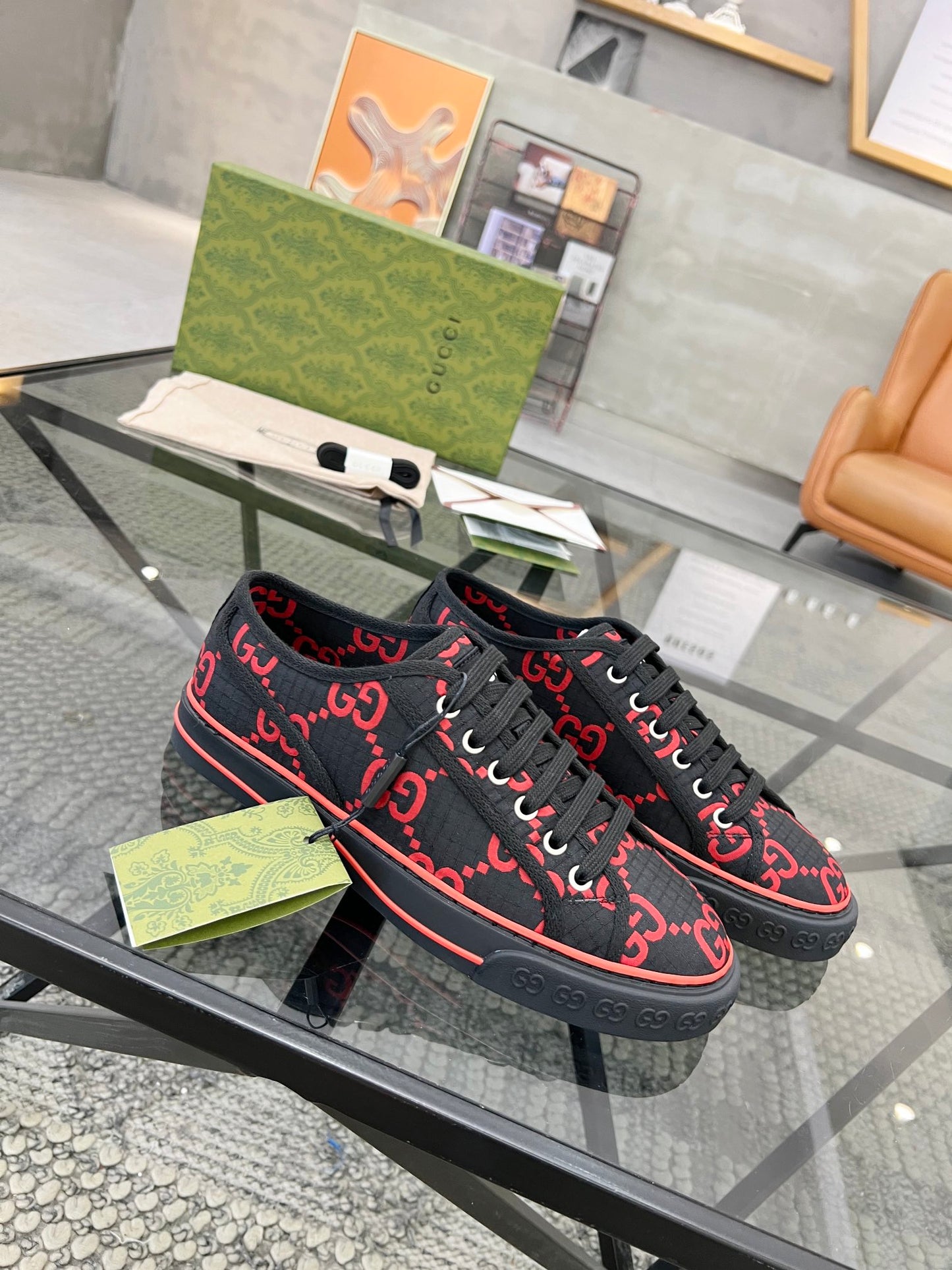 GU  Sneakers