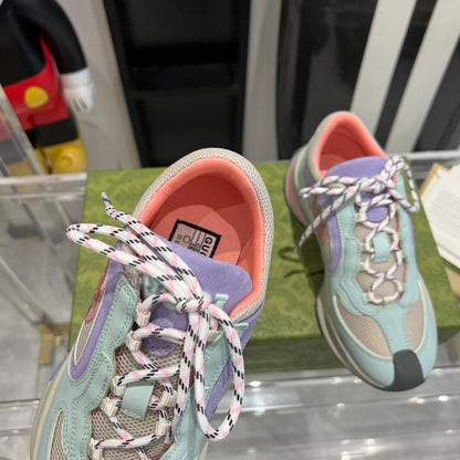 GU Sneakers Woman
