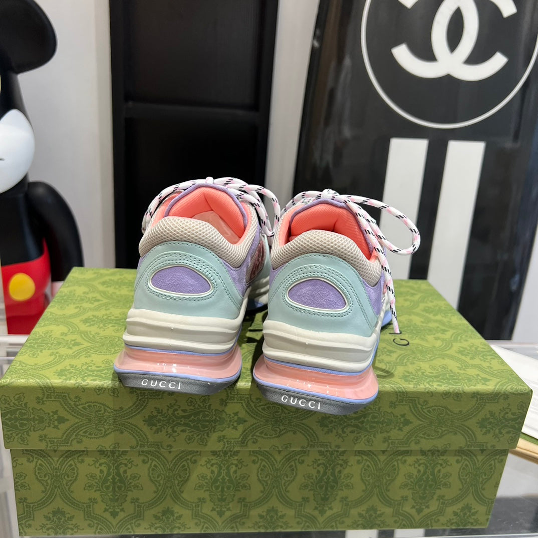 GU Sneakers Woman
