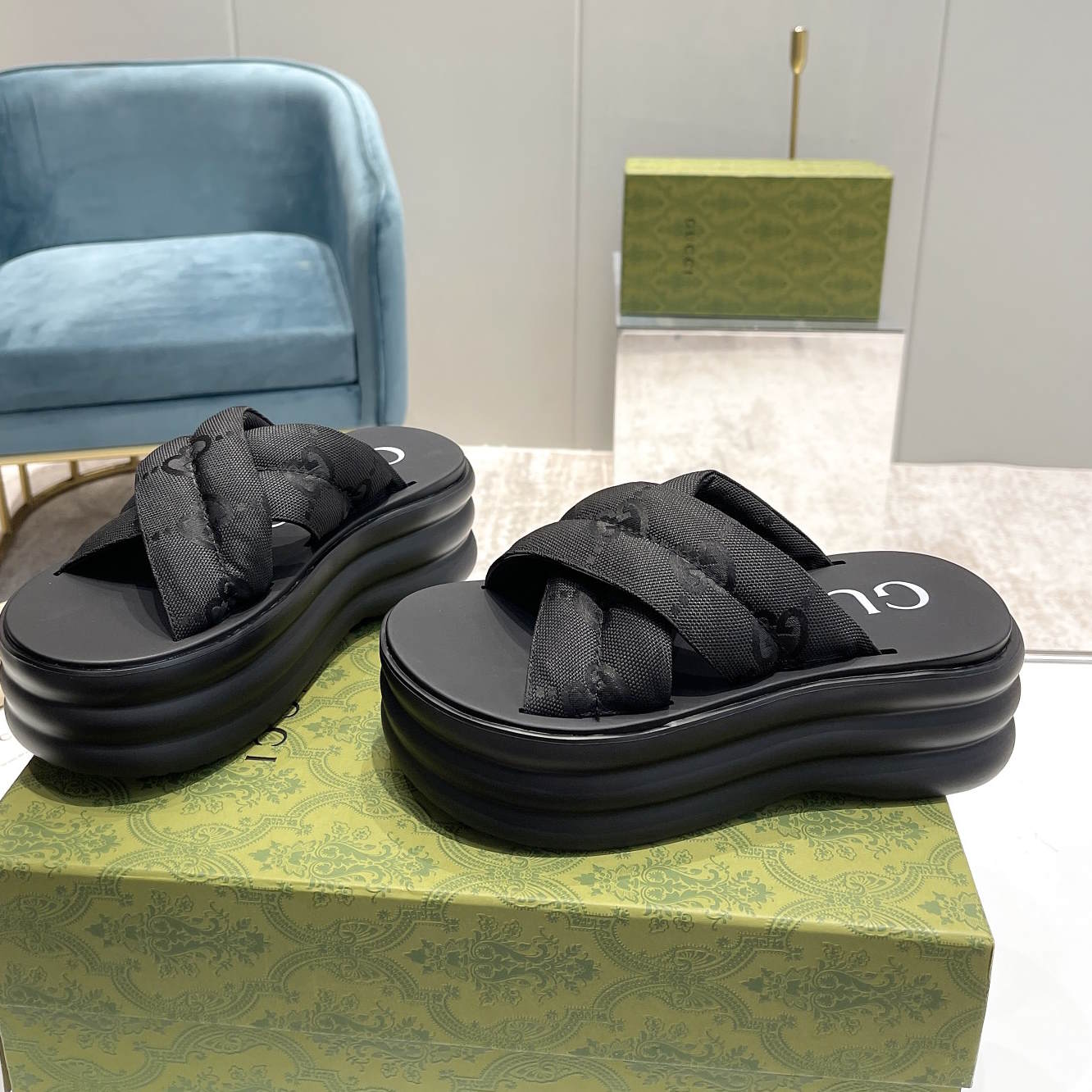 GU Slippers  Wedge 3 Color's