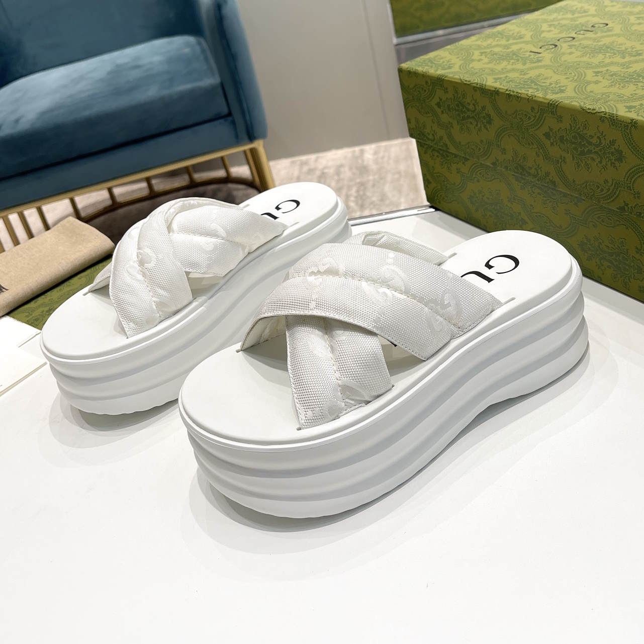 GU Slippers  Wedge 3 Color's