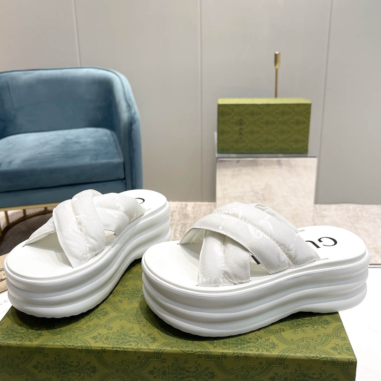 GU Slippers  Wedge 3 Color's