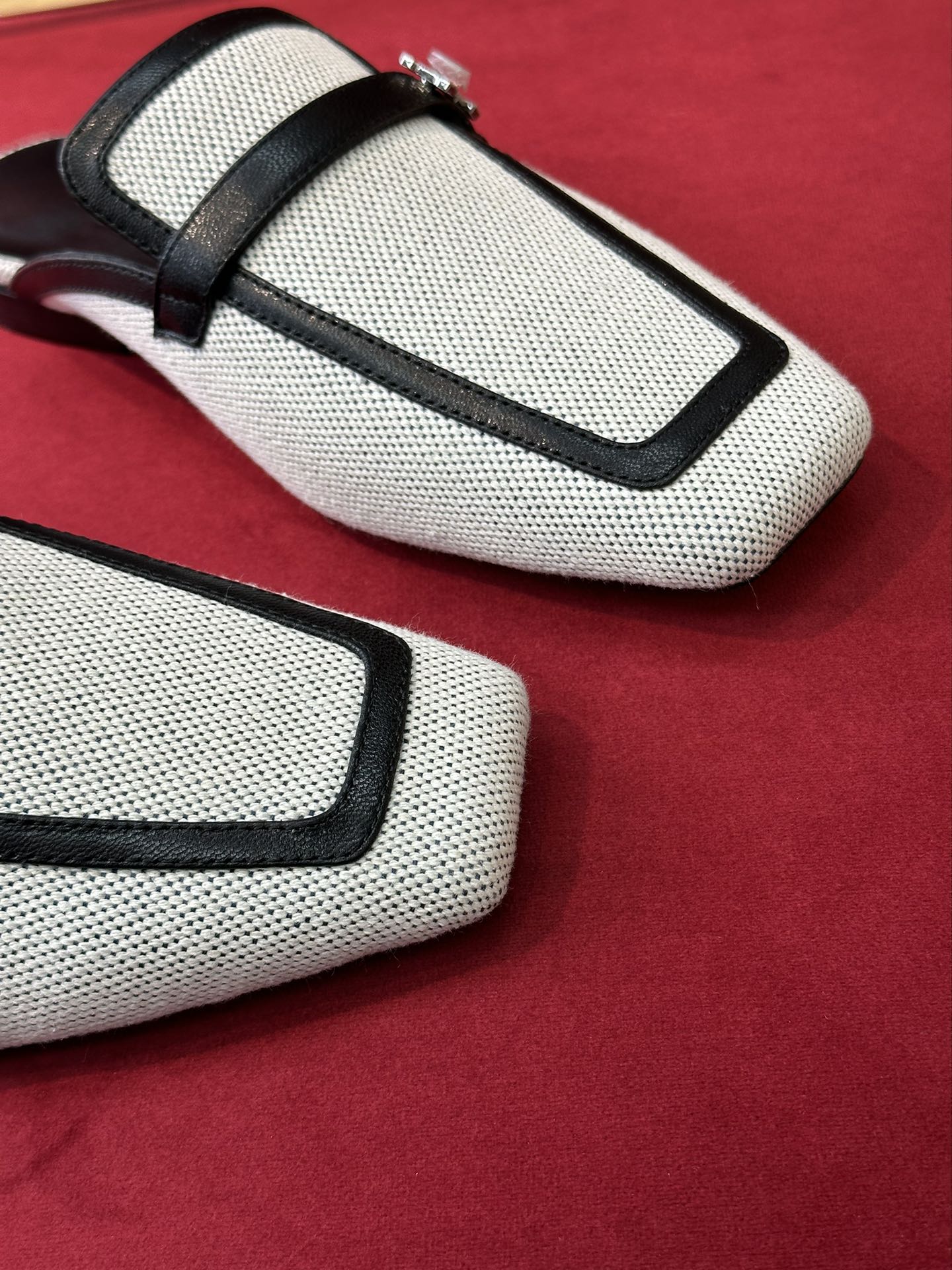 HRM  Slippers Mule 2 Color 's
