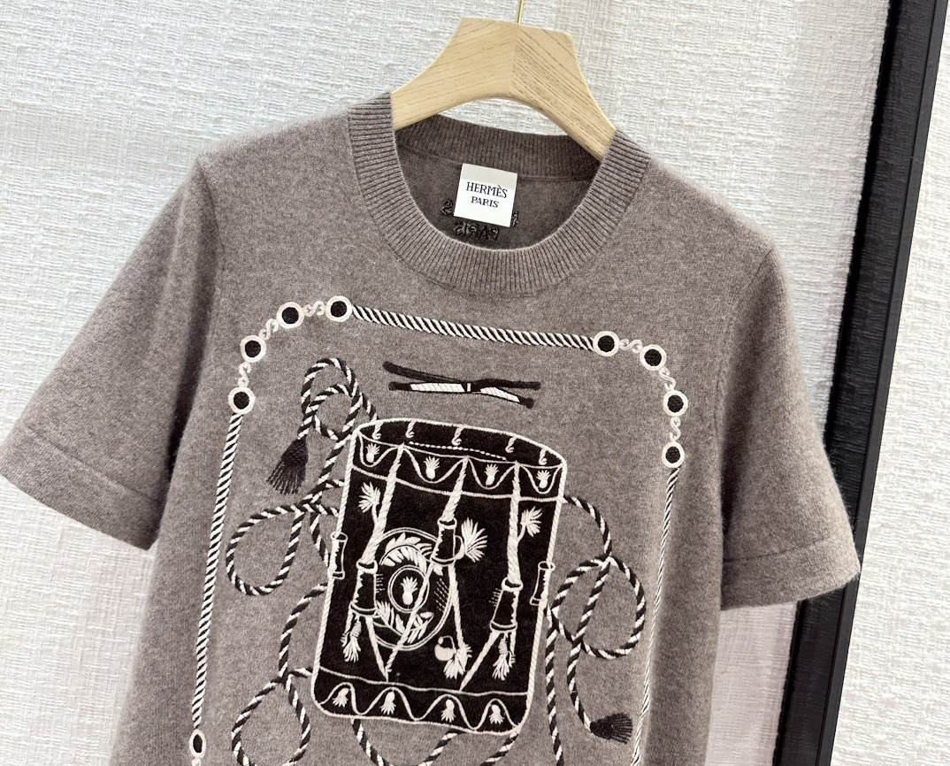 HRM T-Shirt  Woman knitted Sweater 2 Color 's