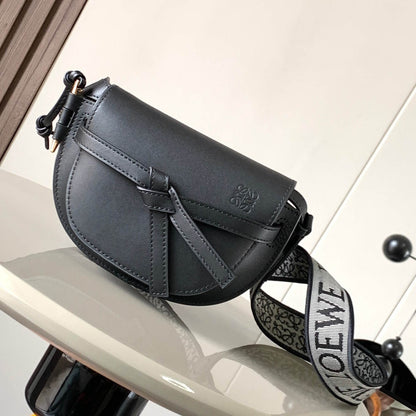 LOEVE  Bag 22 cm  2 Color's
