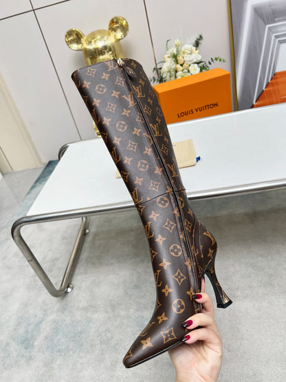 LU  Boots  High Monogram