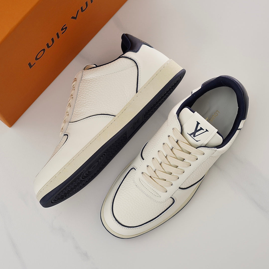 LU  Sneakers