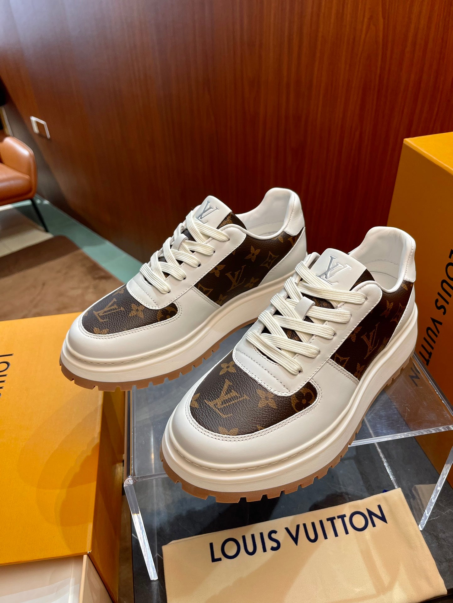 LU Trainers Sneakers 2 Color 's