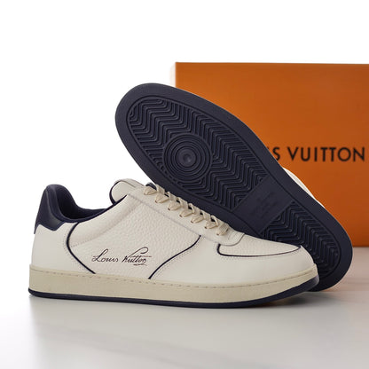 LU  Sneakers