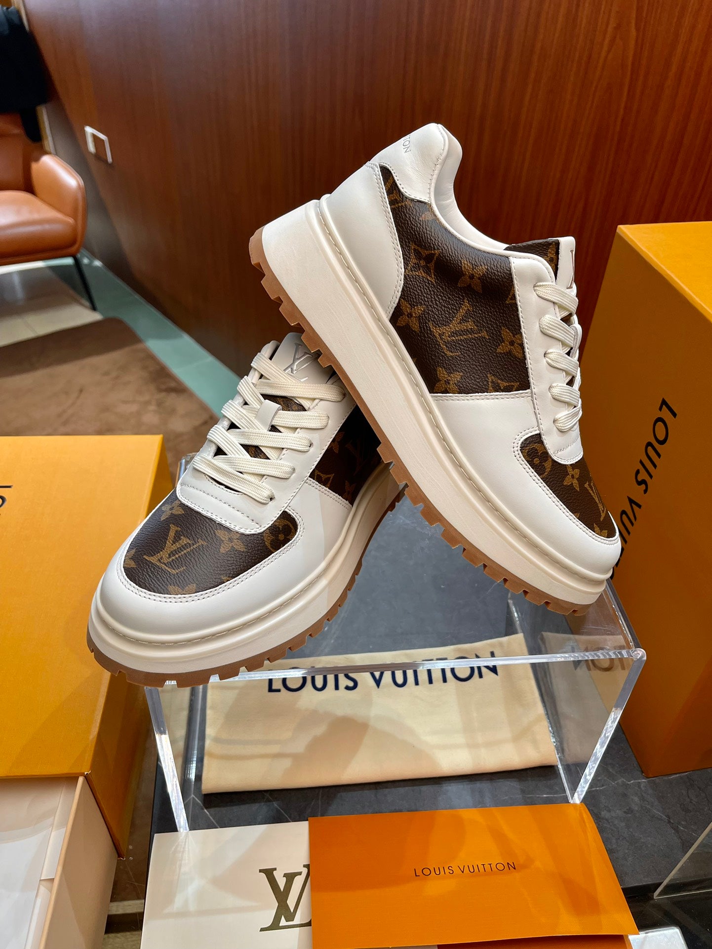 LU Trainers Sneakers 2 Color 's
