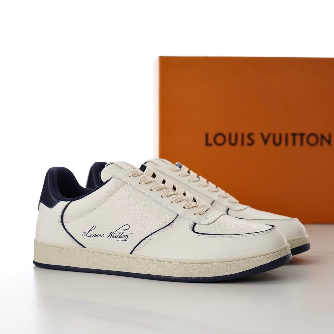 LU  Sneakers