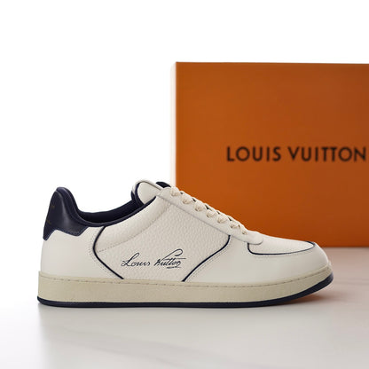 LU  Sneakers