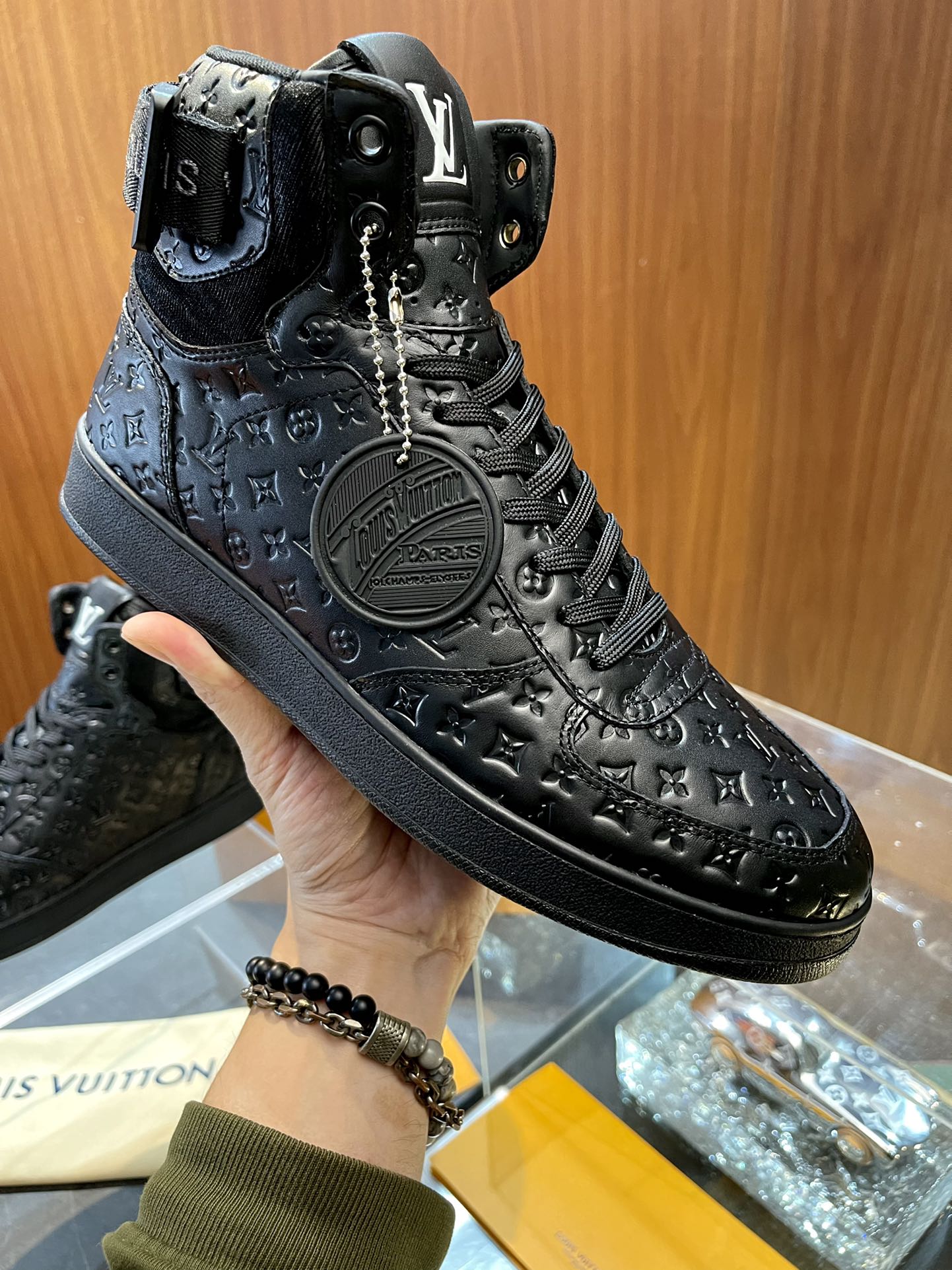 LU Sneakers 2 Color 's High