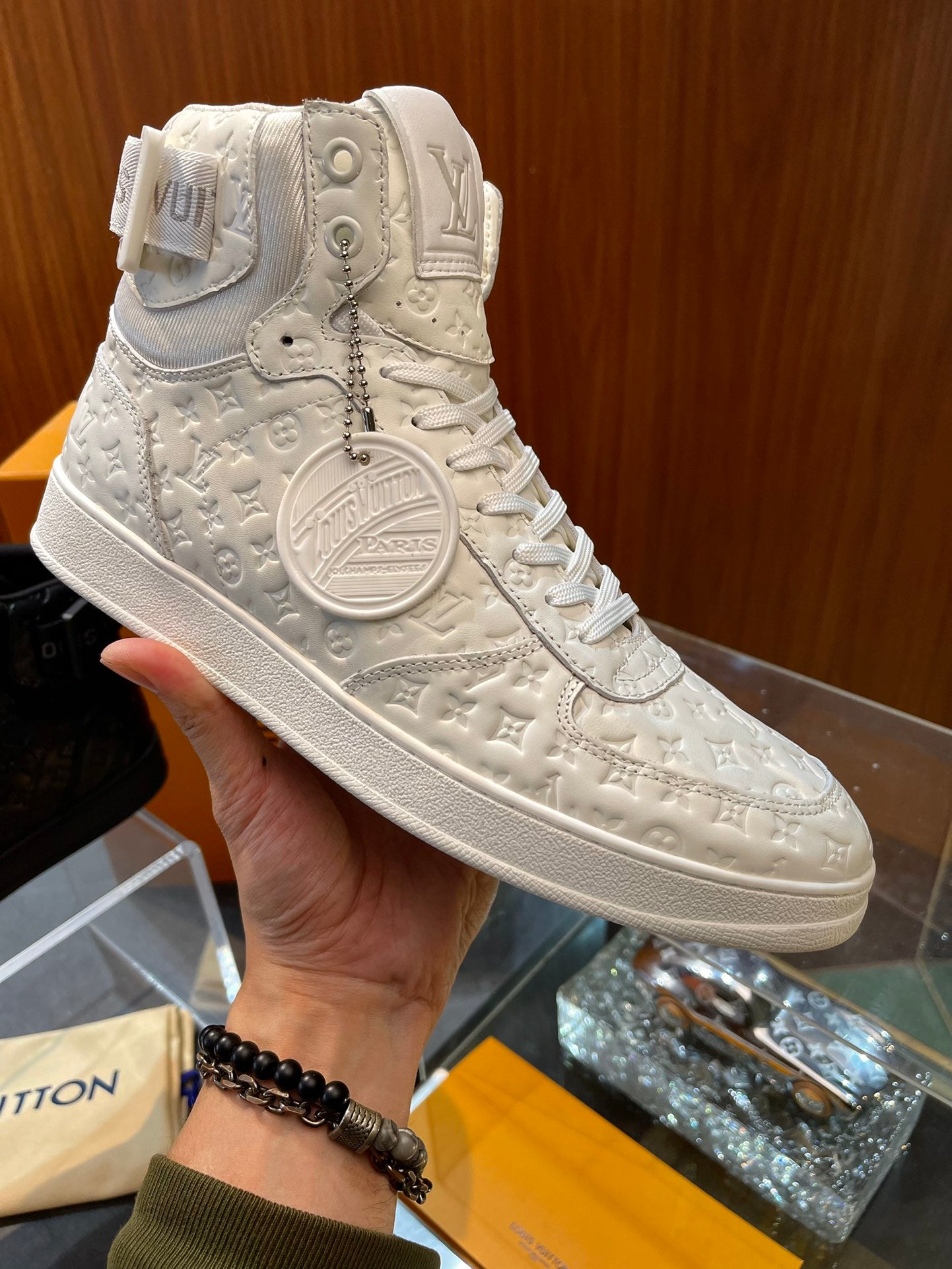 LU Sneakers 2 Color 's High