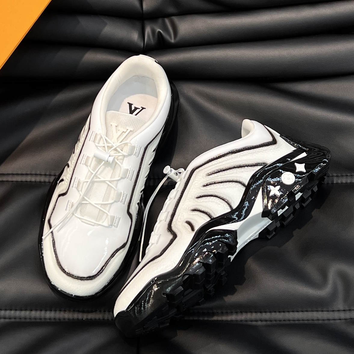 LU  Runner Sneakers 2 Color s 46