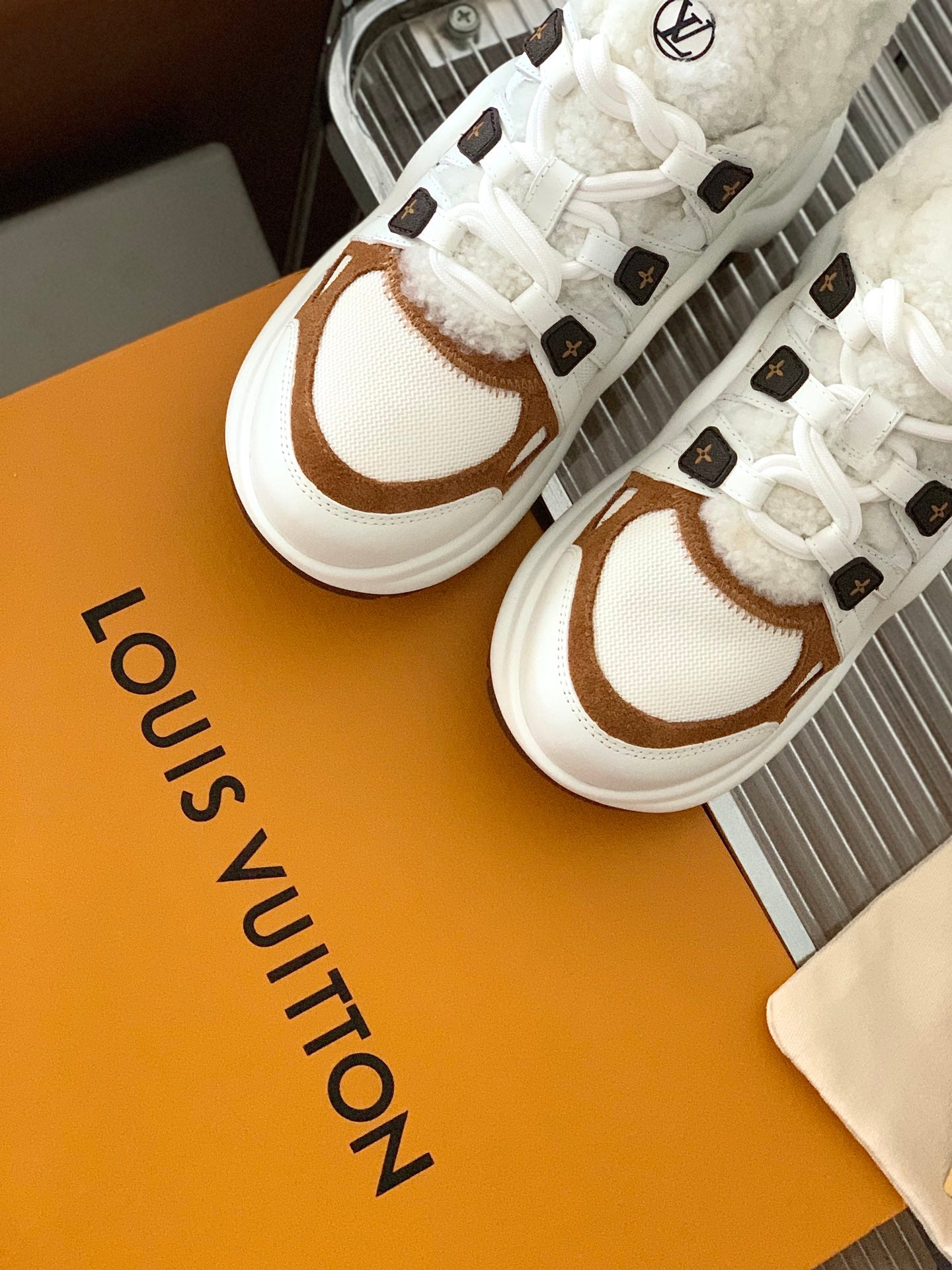 LU  Sneakers Arch Shearling