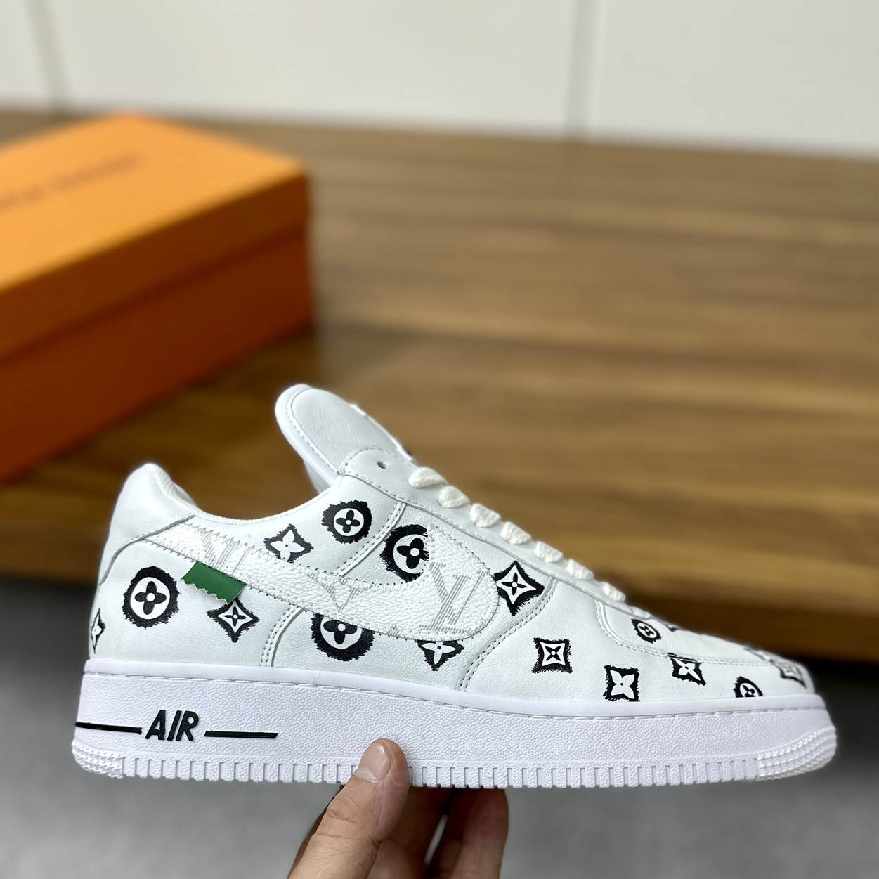 LU Trainers Sneakers 2 Color's  Woman