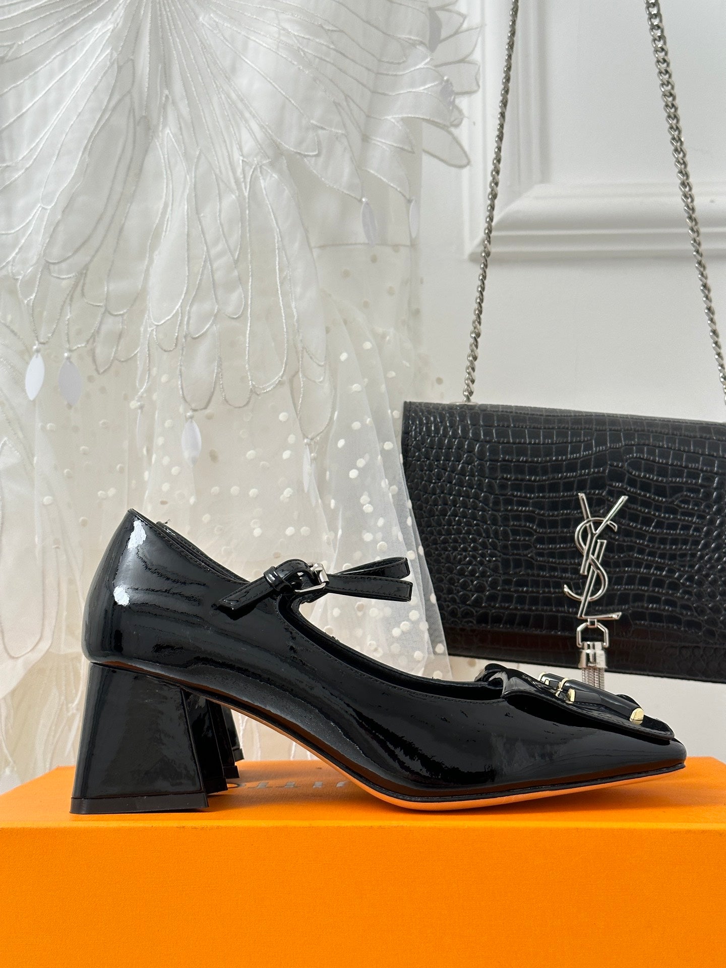 LU  Shoes Fashion Heels