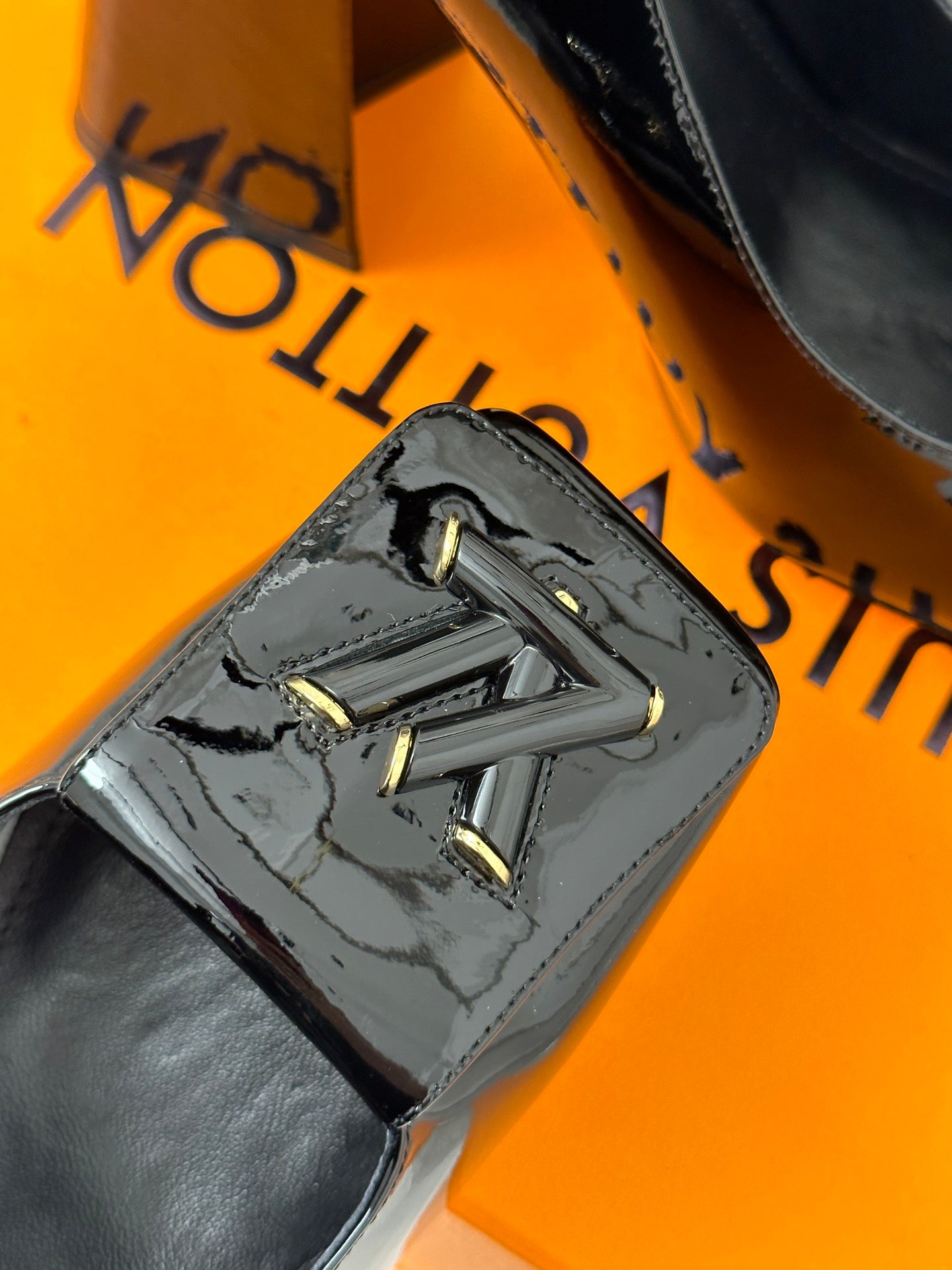 LU  Shoes Fashion Heels