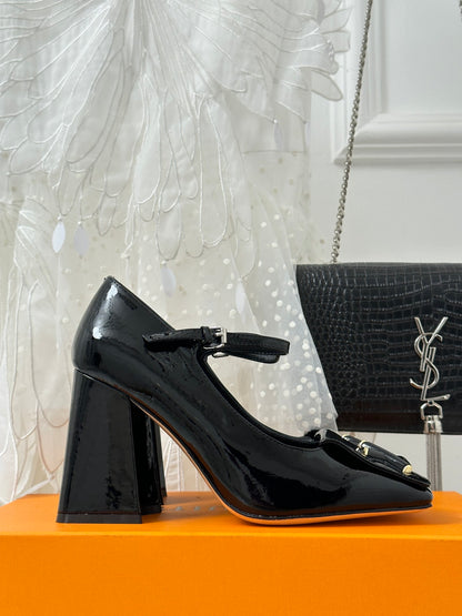 LU  Shoes Fashion Heels