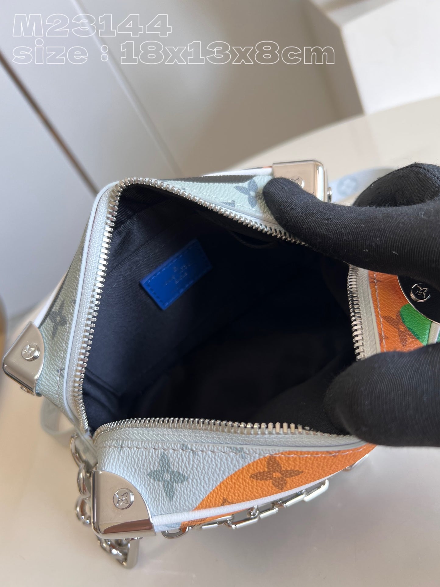 LU Trunk  Bag  19 cm