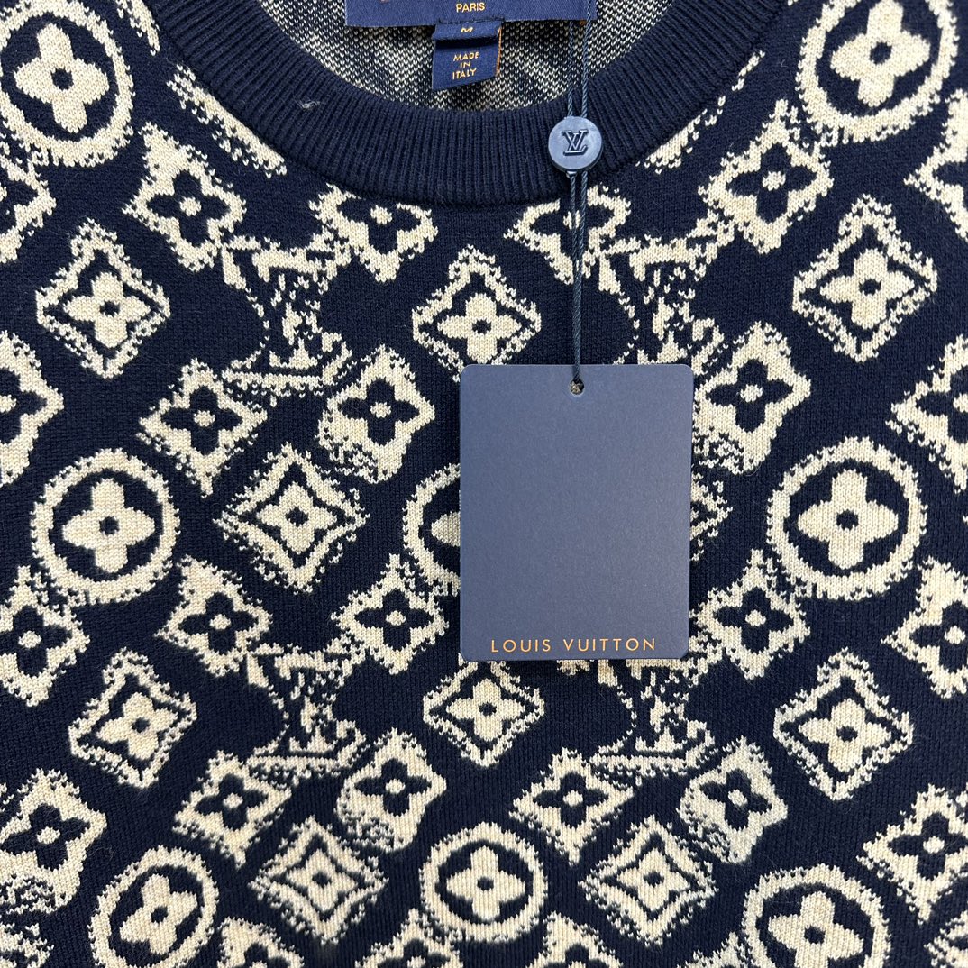 LU Sweater