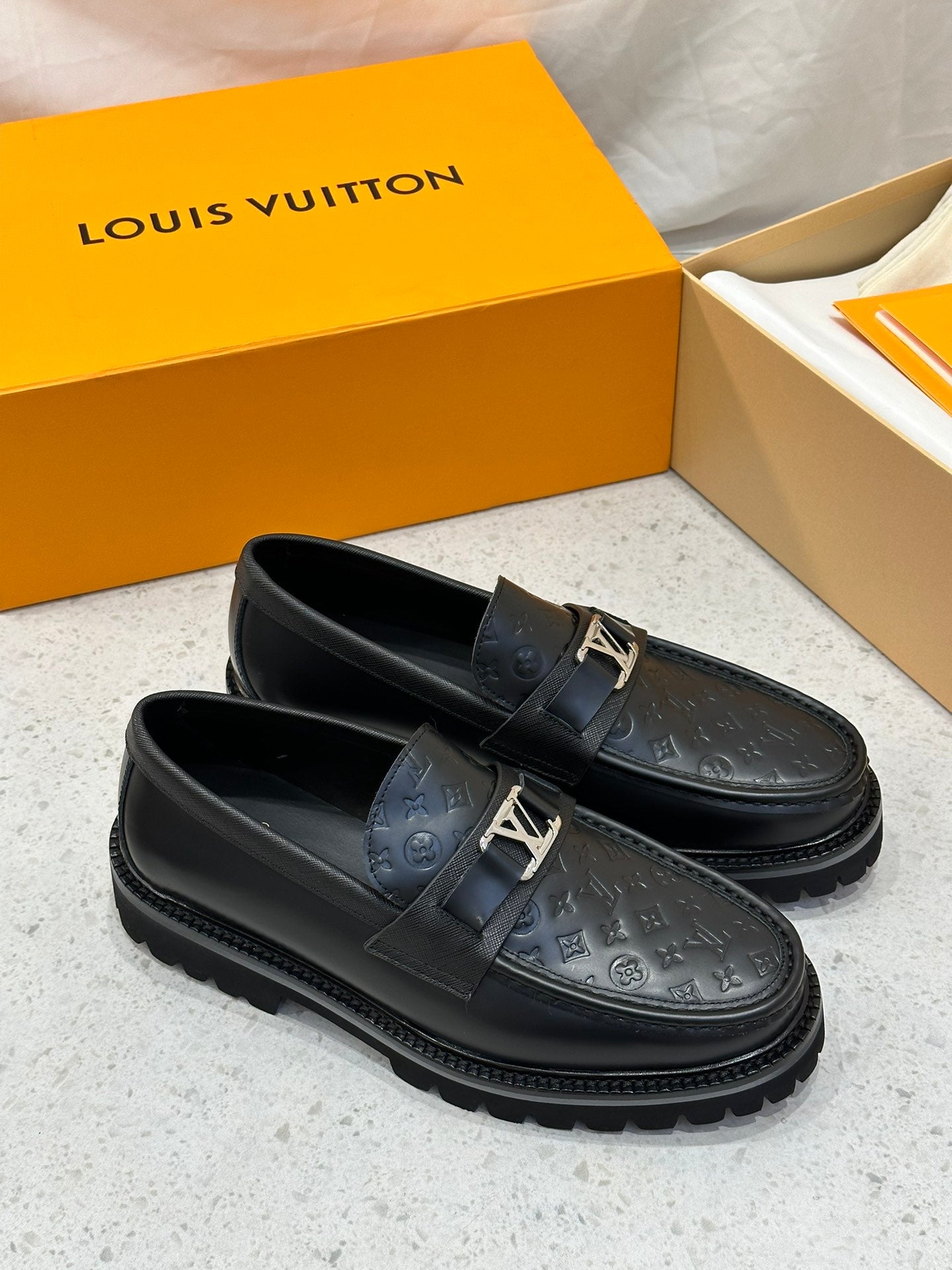 LU Shoes Monogram  Man