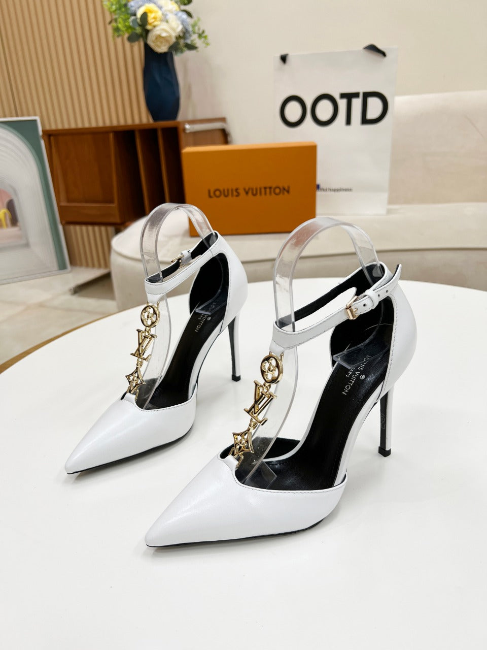 LU Shoes Heels Sandal 2 Color 's