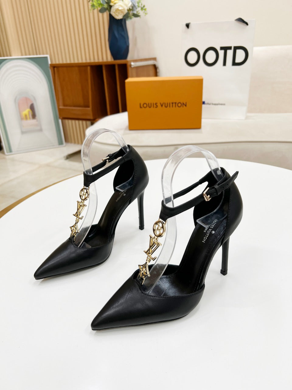 LU Shoes Heels Sandal 2 Color 's