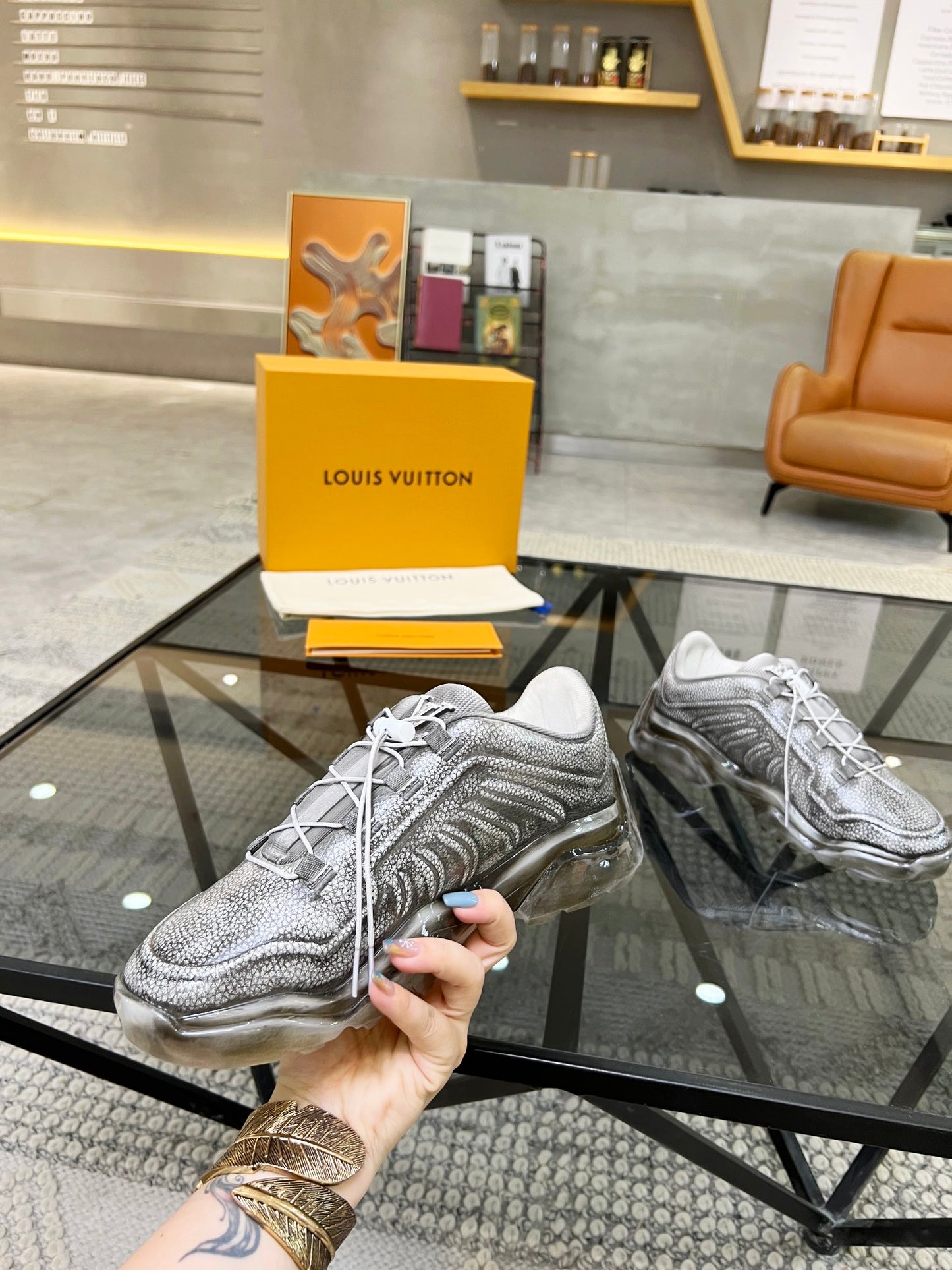 LU Sneakers Runner
