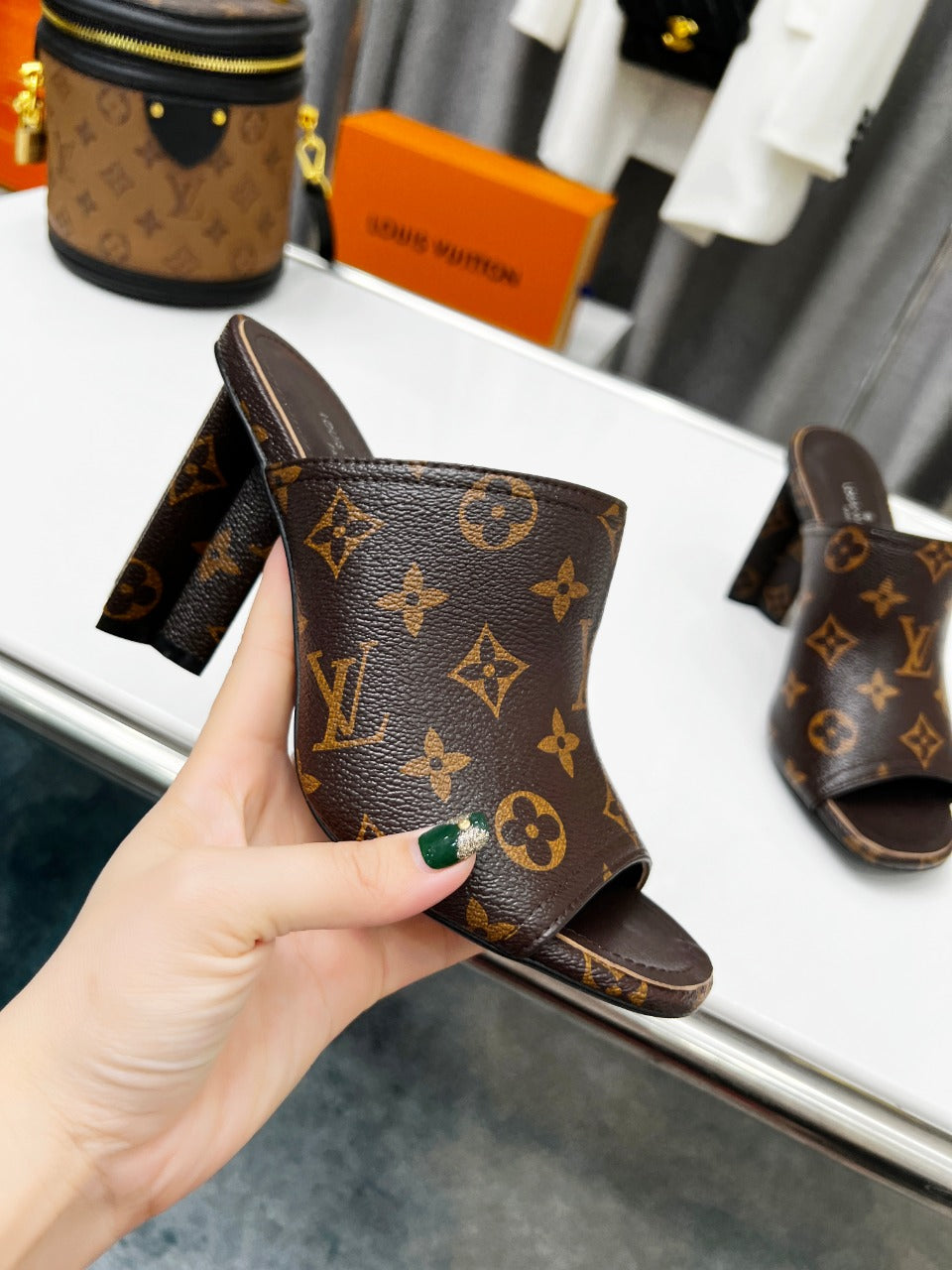 LU Slippers Heels Sandals